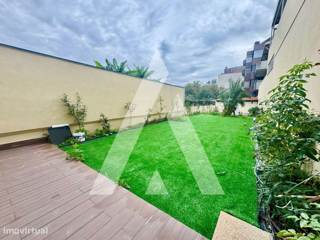 Apartamento T1 com Amplo Terraço no Centro do Porto-18