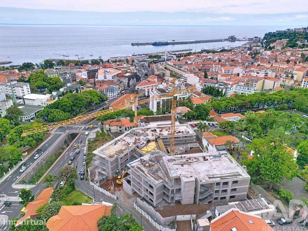 Apartamento T2 em Funchal (Santa Luzia) de 136,00 m2 - Grande imagem: 2/26