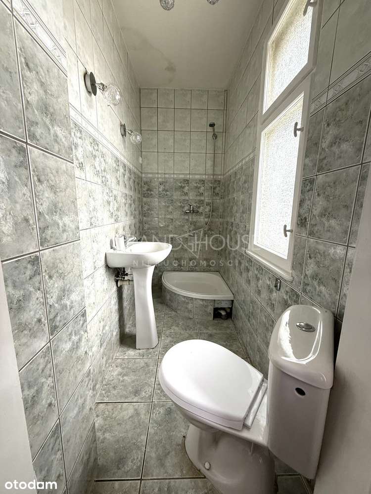 NOWA CENA  – Połowa domu , ogród, garaż, strych-9