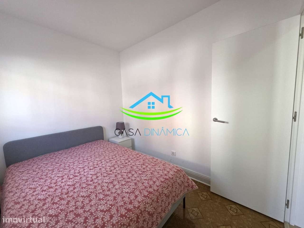 Moradia Remodelada a 100m da Praia – Mobilada na Gala, Figueira da F - Grande imagem: 5/55