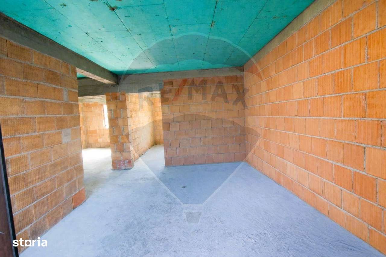 Casă / Vilă cu 5 camere de vânzare-12