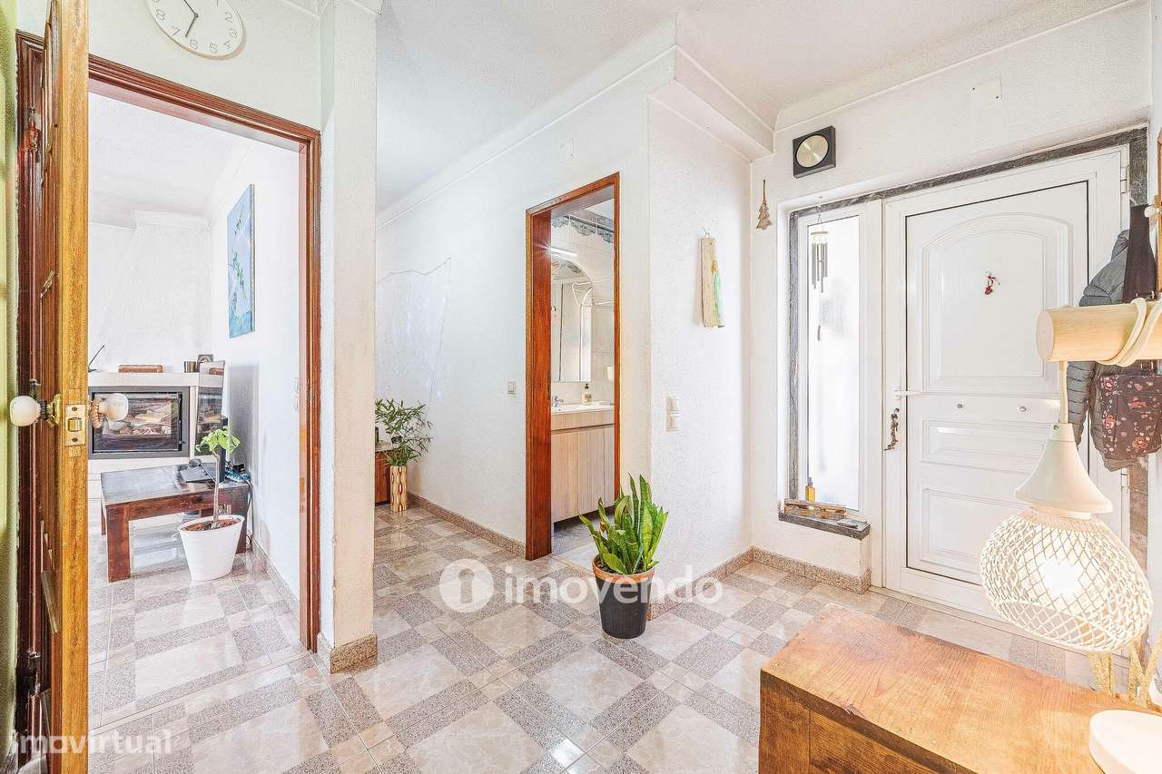 Moradia T3 mais Anexo T1 e Anexo T0 independentes, em Barcarena-16