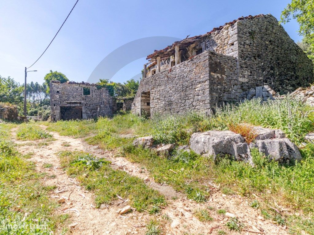 Ruina em pedra para reconstruir - S. Bento, Porto de Mós