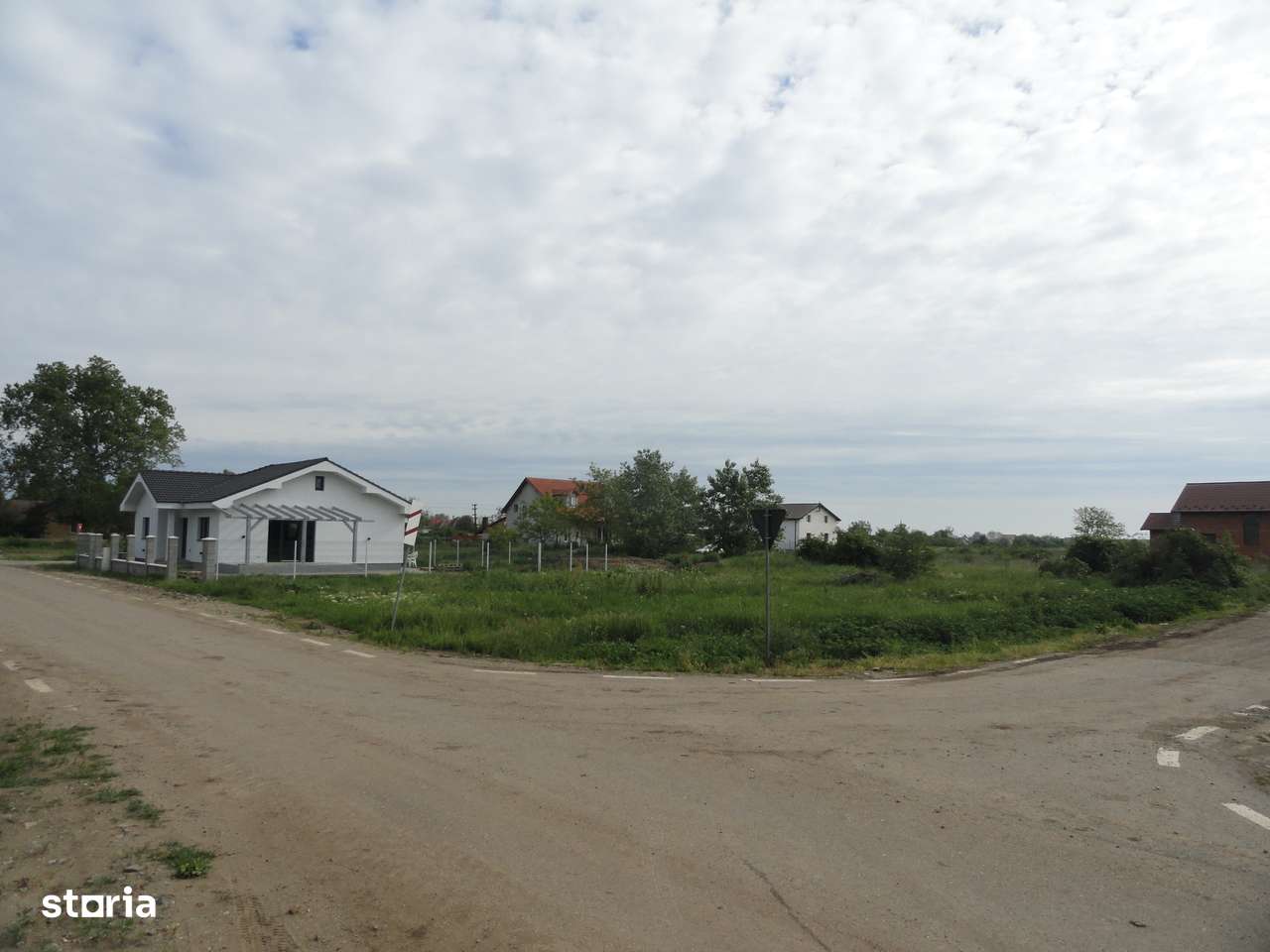 Loc de casa 490 mp, cu utilitati, in Bodrogu Nou (com. Zadareni) - Imagine principală: 2/4