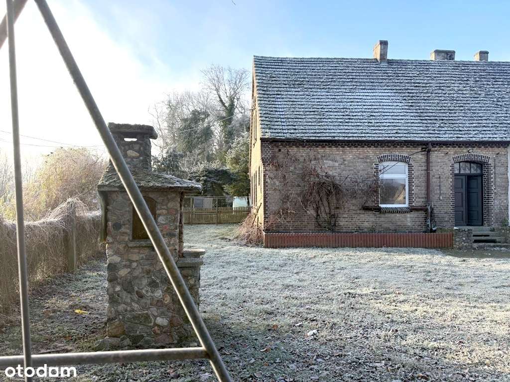 połowa domu w Stawie - duża działka-0