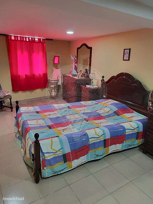 Moradia T4 para venda-18