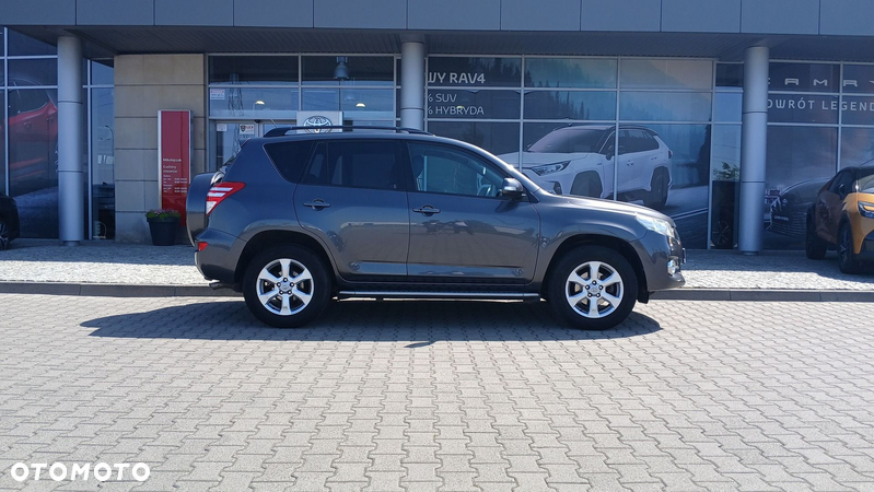 Toyota RAV4 - 6