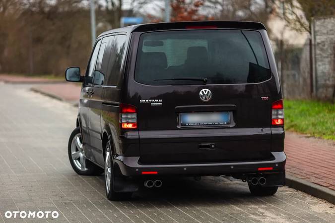 Volkswagen Multivan - 15