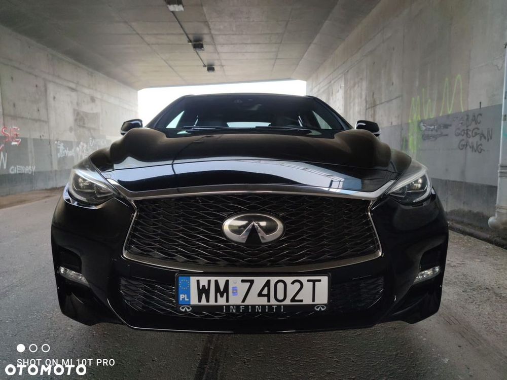 Infiniti Q30