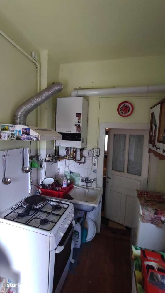 Vand casa cu 3 camere in cartierul Dambul Rotund-7