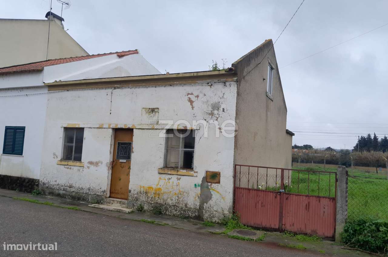 Moradia para Reabilitação com Terreno | Rossio ao Sul do Tejo - Grande imagem: 3/15