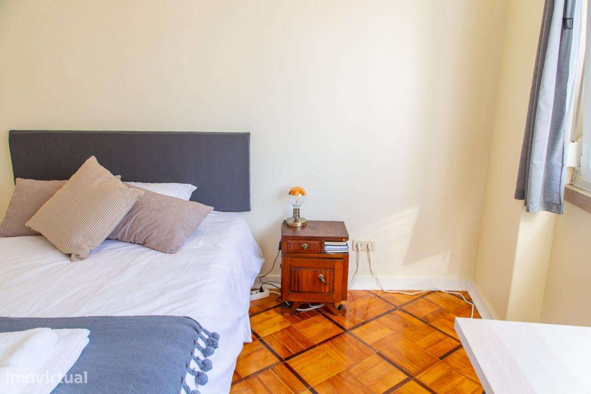 Quarto - localizado em São Sebastião Lisbon - Grande imagem: 5/10