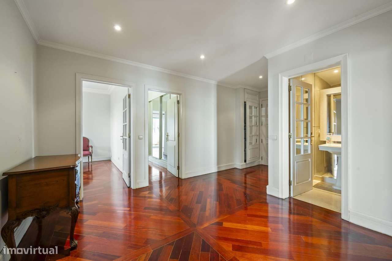 Apartamento T4 com piscina, Monte Estoril, Cascais - Grande imagem: 4/29