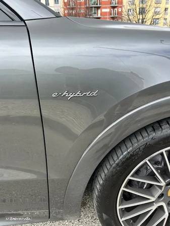 Porsche Cayenne Coupé E-Hybrid - 8