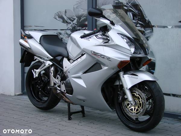 Honda VFR - 7