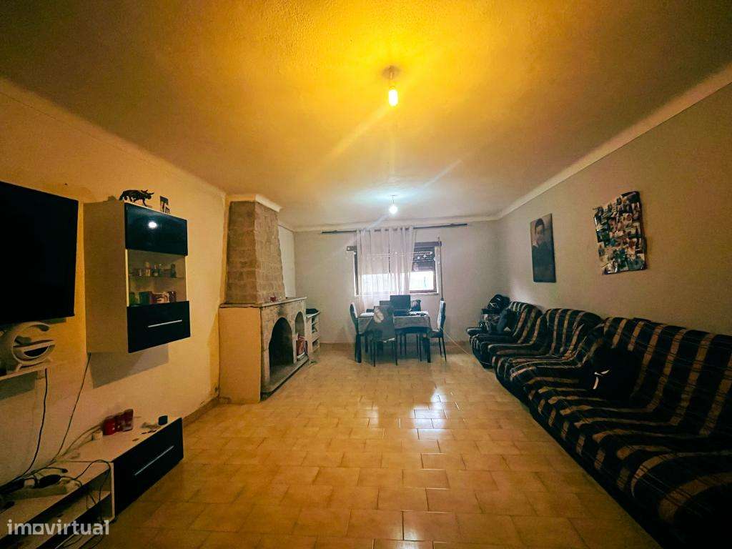 Moradia Isolada T5 com Garagem e Forno Tradicional-10