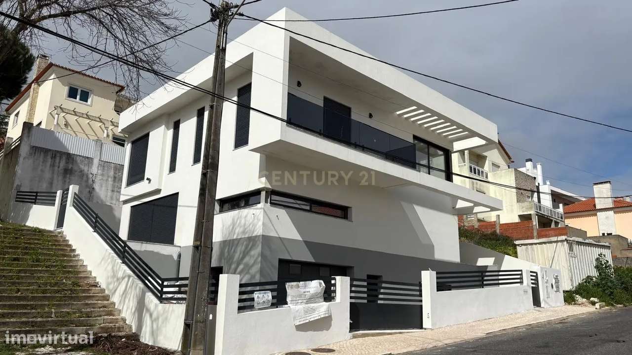 Moradia independente à venda em Famões, Odivelas-11