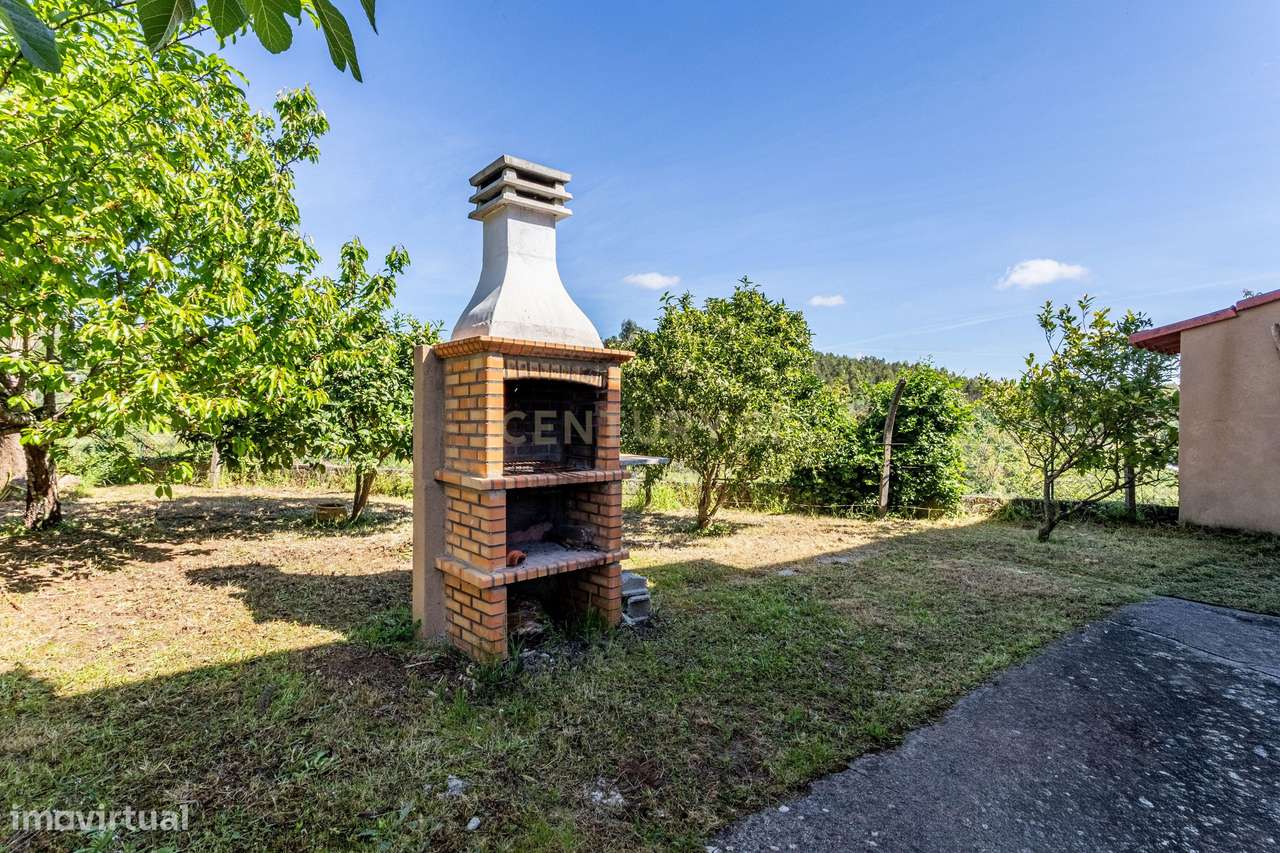 Moradia T6 + T1 Moderna, em Figueiró dos Vinhos - Espaço, Conforto e E-38