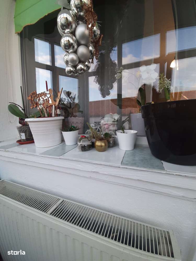 Vand apartament 3 camere,confort 1, decomandat, Str.Siretului-18