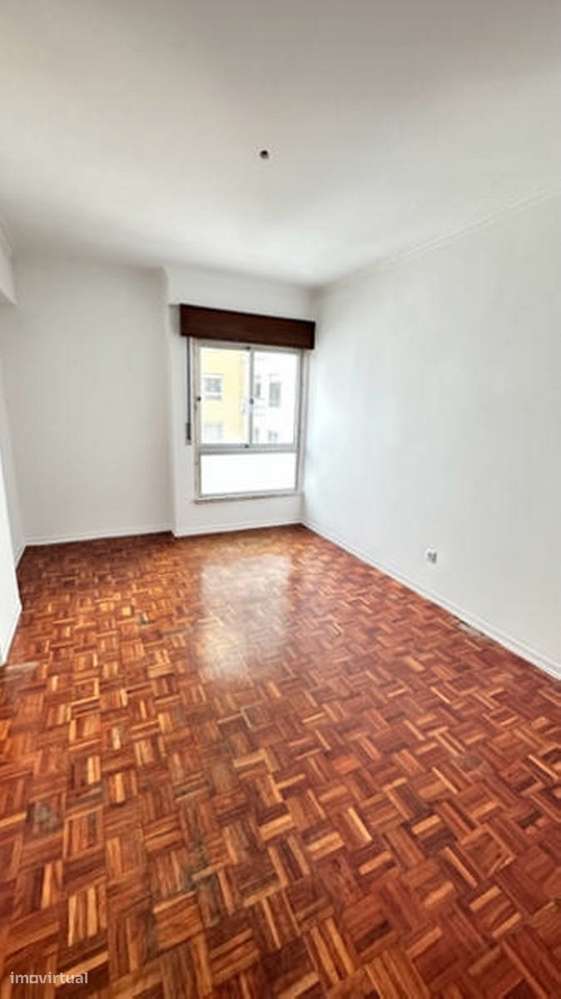 Apartamento T2 à venda na Avenida Santa Maria, Cacem-9