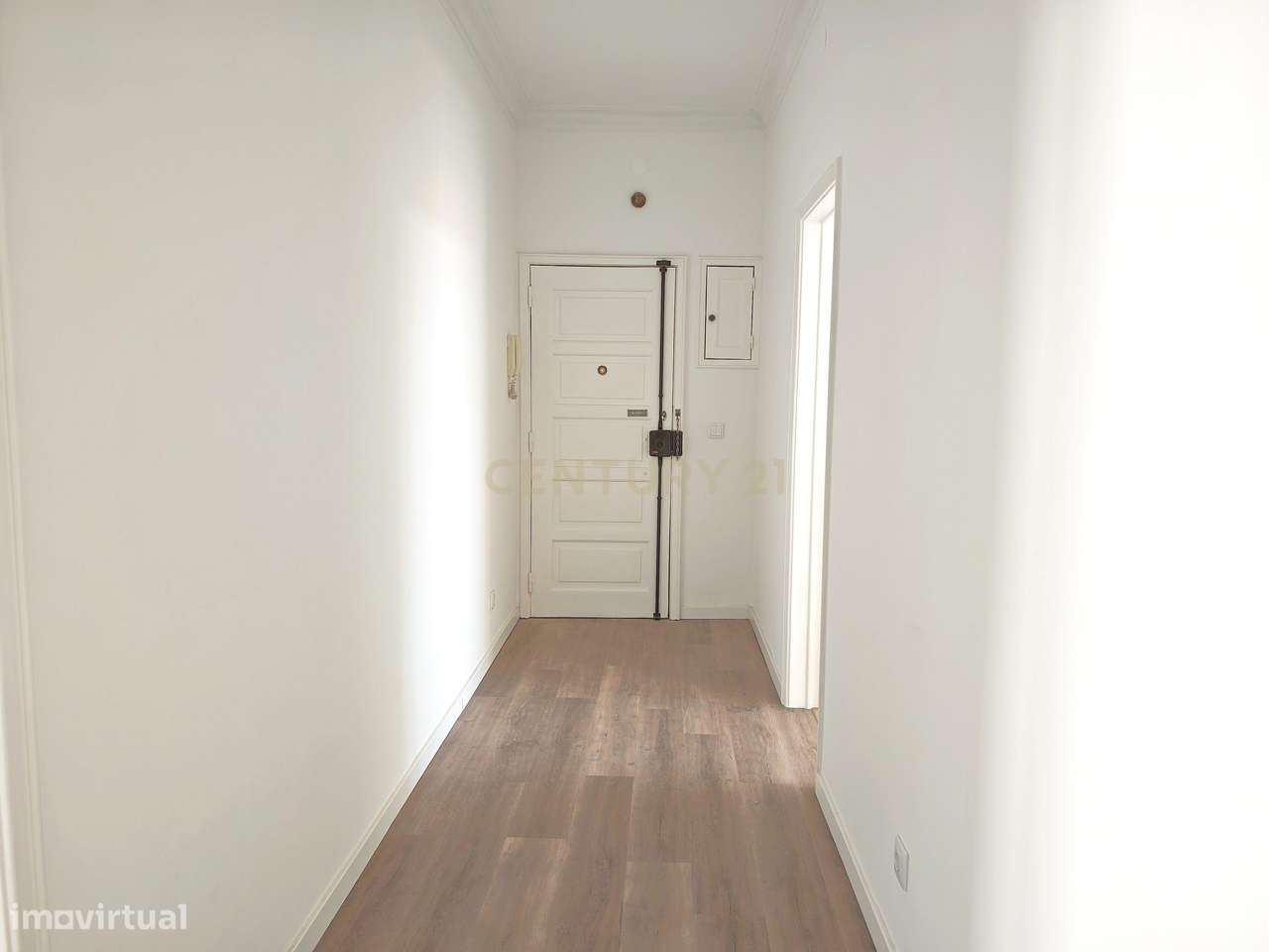 Imóvel T2 totalmente remodelado a estrear no Bairro Santos/Avenidas No-16