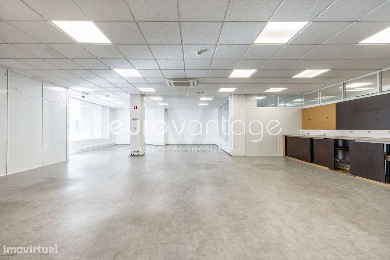 Espaço Comercial / Armazém com 700 m² a 5 minutos de Leiria-26