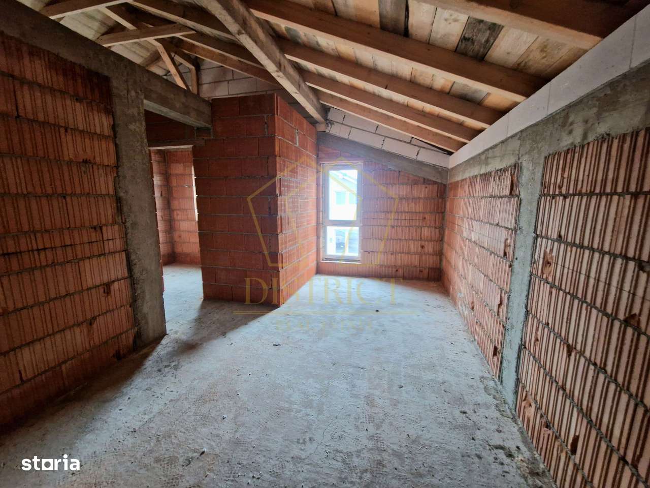 Duplex la rosu cu 3 camere | Mosnita Veche | Padurea Bistrei - Imagine principală: 2/11