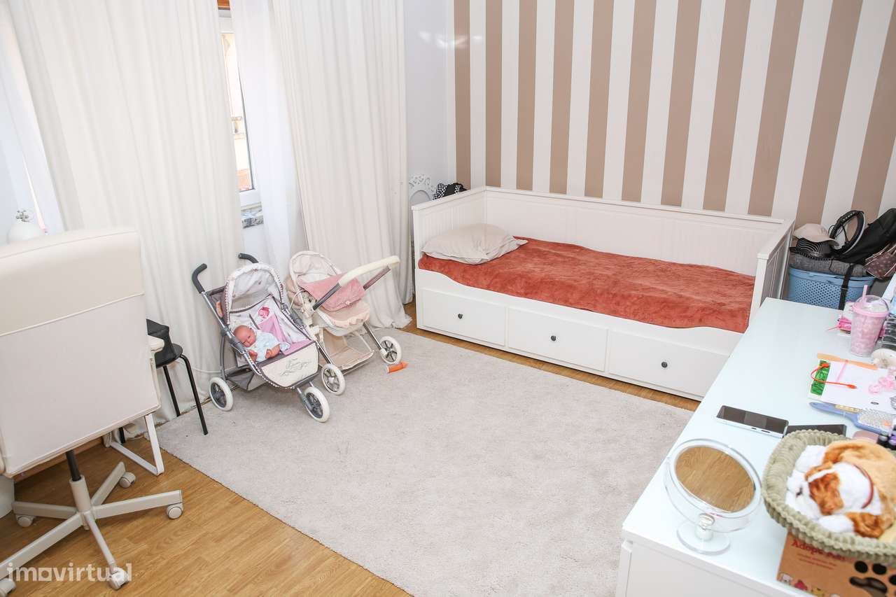 Fantástico Apartamento T3 com terraço e 2 lugares de garagem-20