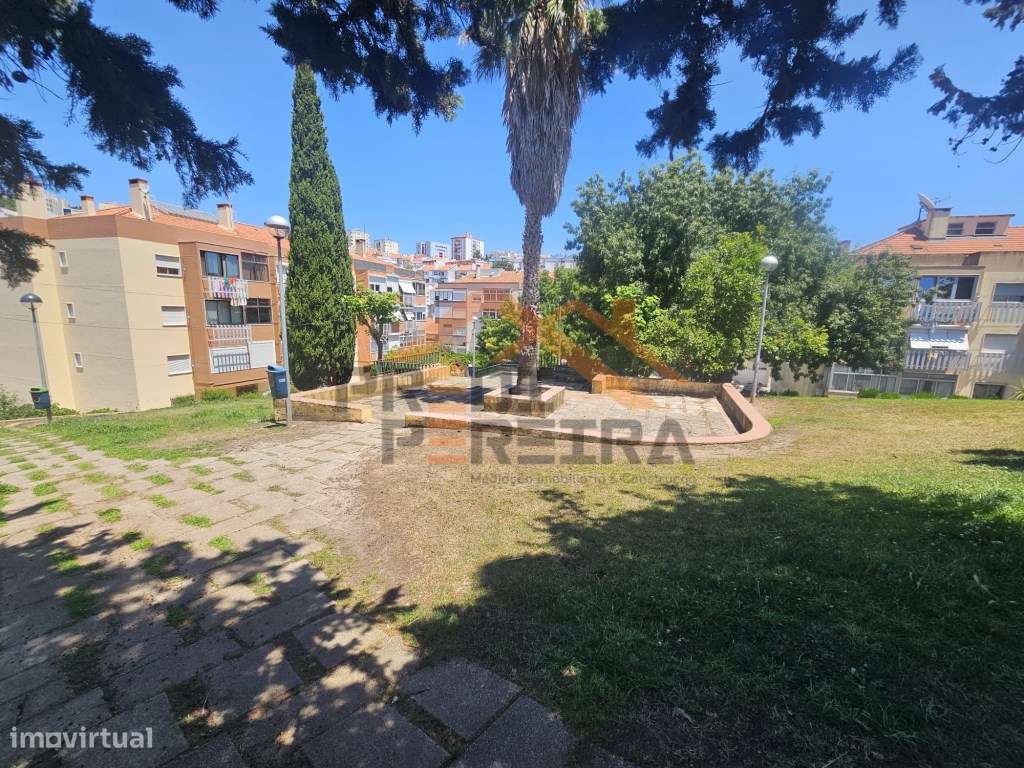 Situado na Ramada, 1800 m² terreno - Excelente Oportunidade de Inve...-22