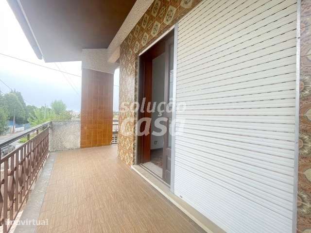 Moradia Isolada T4 para REMODELAR, com 2860m2 de Terreno!-6