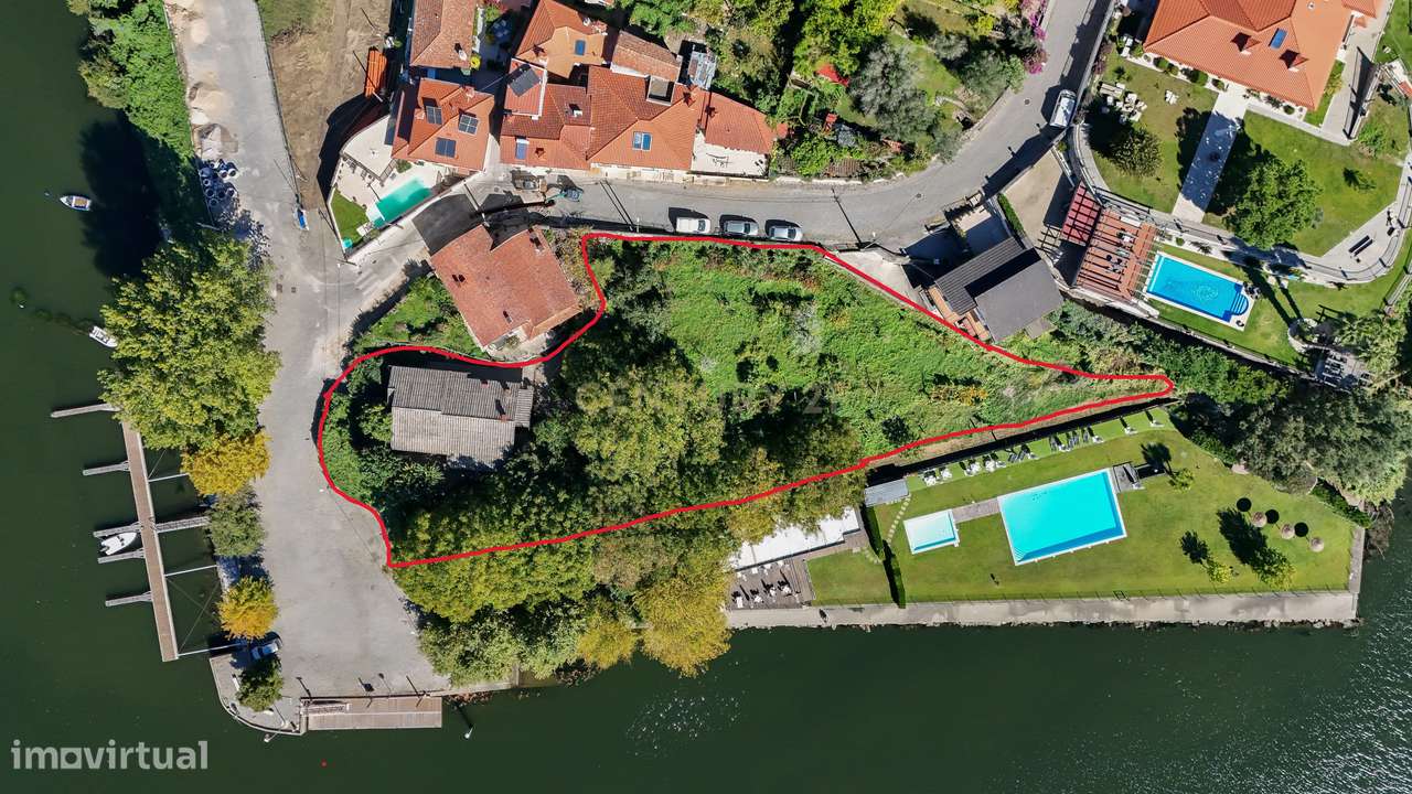Moradia Térrea V3 na primeira linha dos Rios Douro e Tâmega com amplo-1