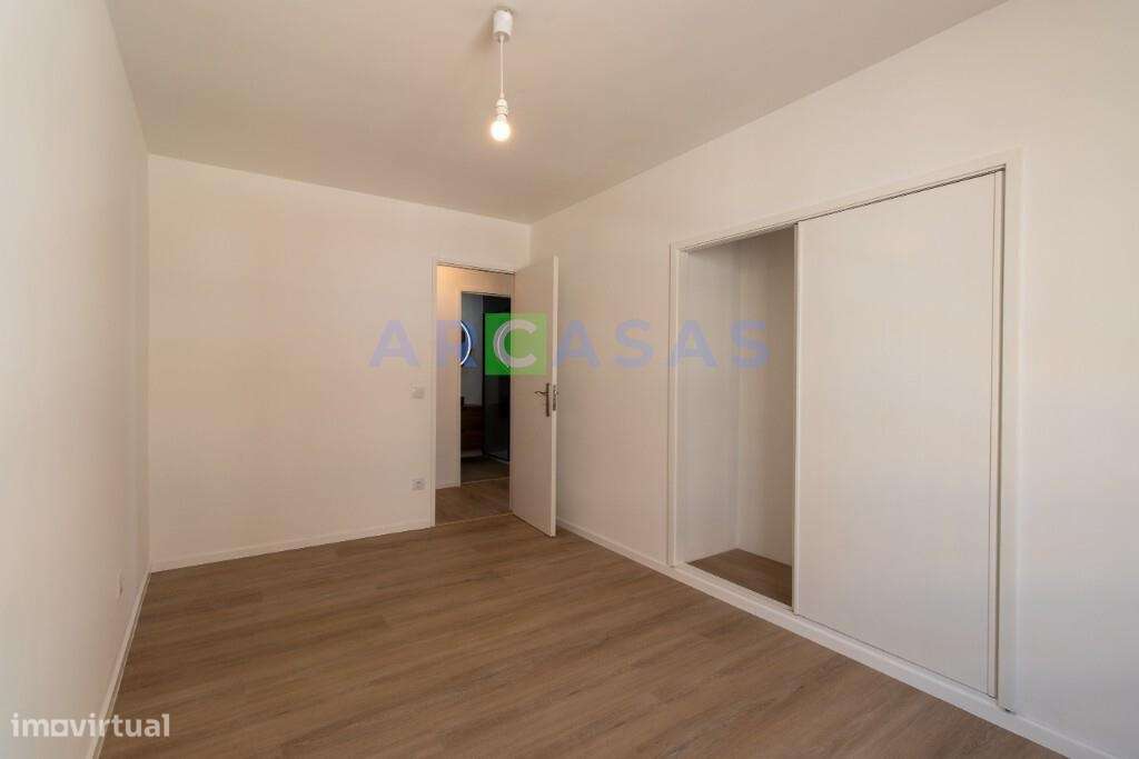 Apartamento T3  com varanda e lugar de garagem em Baguim do monte, Gon-13