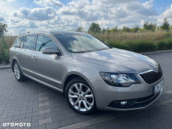 Skoda Superb 2.0 TDI 4x4 Elegance DSG - 1