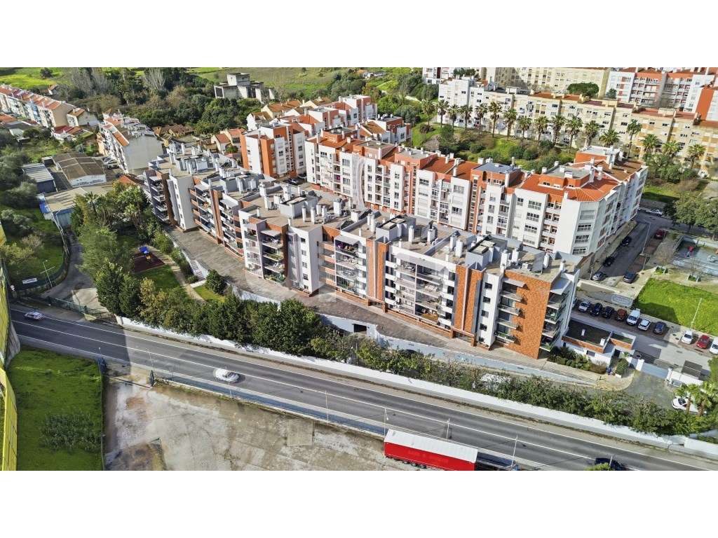 Apartamento T3 no Condomínio Quinta da Cascata, em Vila Franca de X...-20