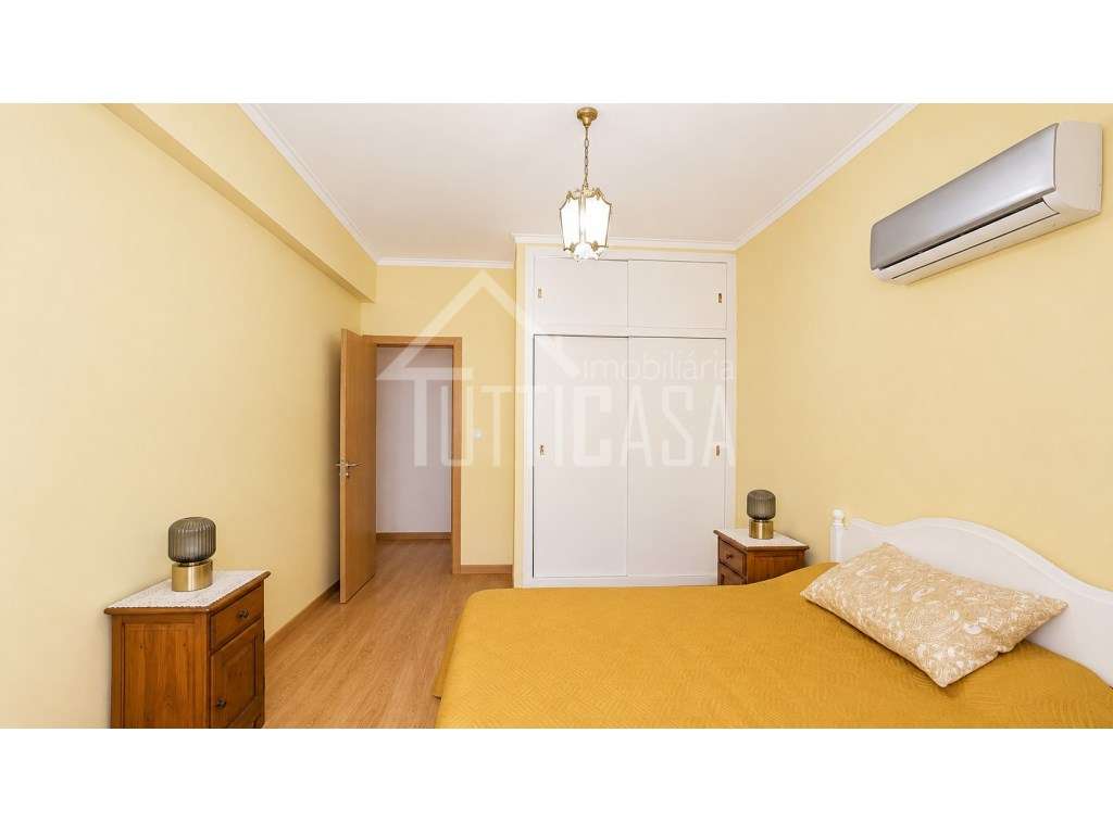 Apartamento T1 totalmente renovado em Olival Basto-3