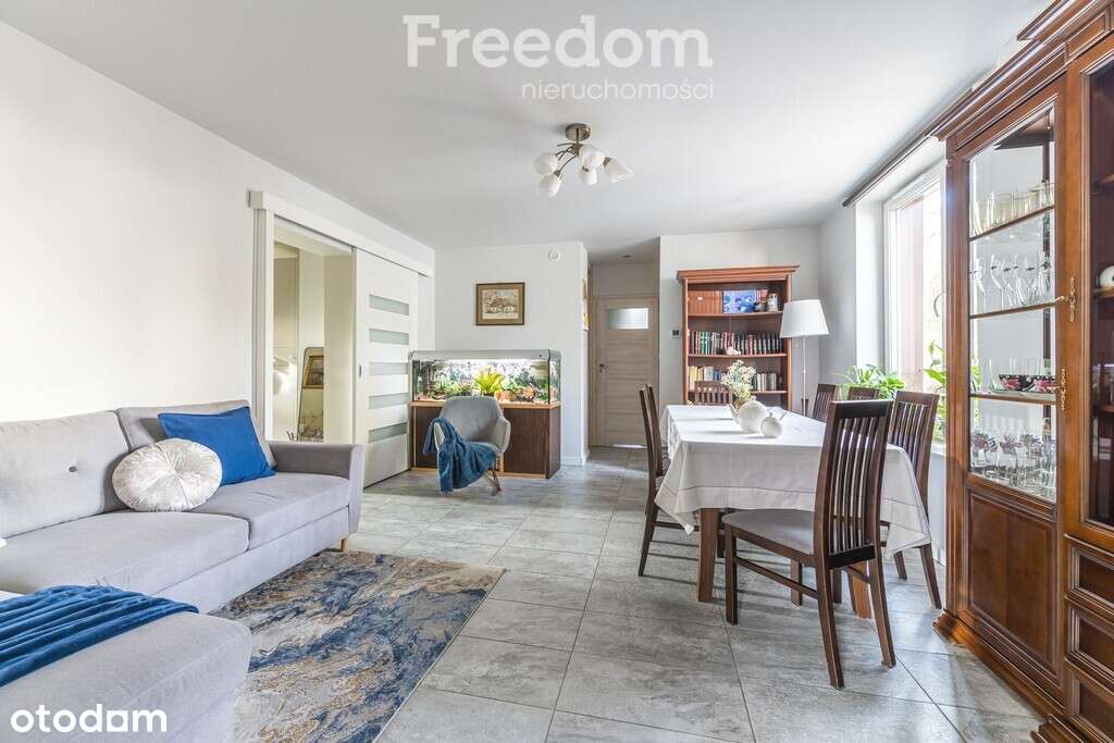 Przestrzeń dla Dwóch Rodzin w Idealnym Otoczeniu - Pełny obrazek: 3/20