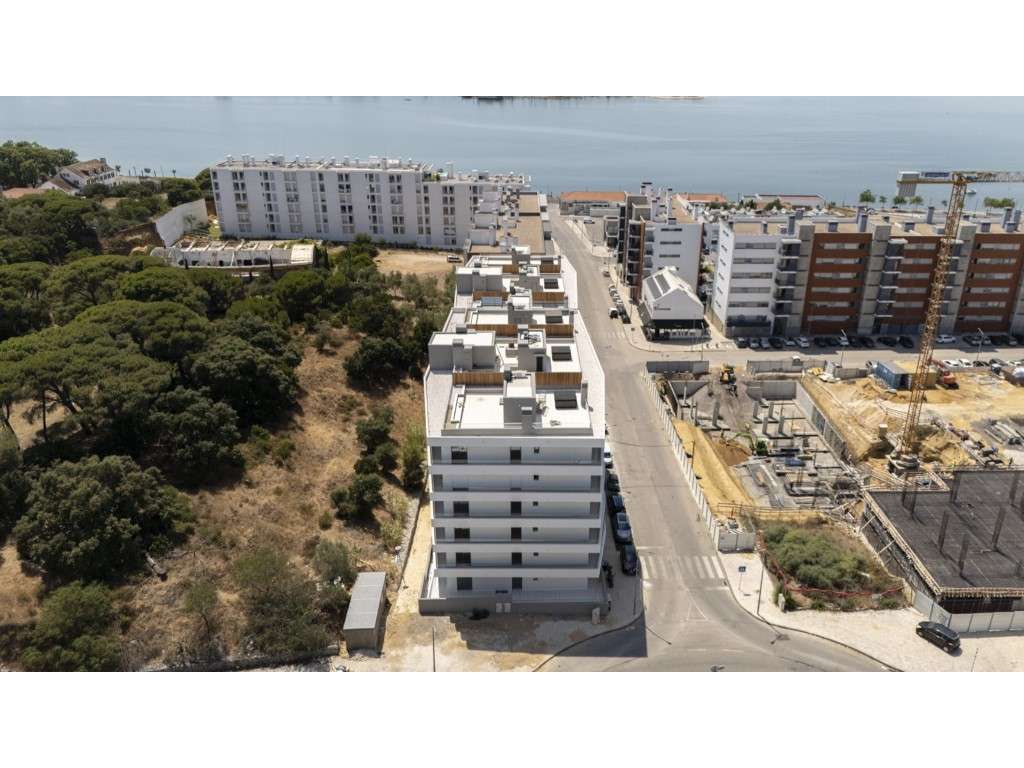 Apartamento T2 Novo no Seixal Baía com Terraço e Estacionamento-24