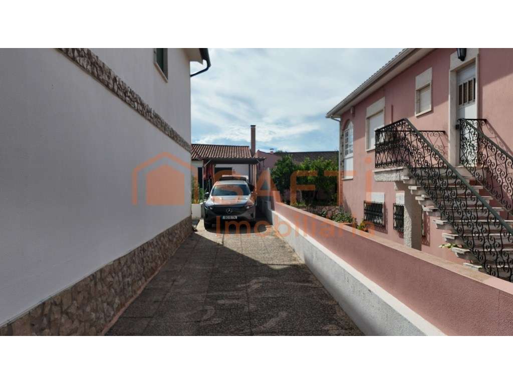 Moradia T3 com Anexo Completo, Jardim e Vista Aberta Abrigada, Alen... - Grande imagem: 4/60