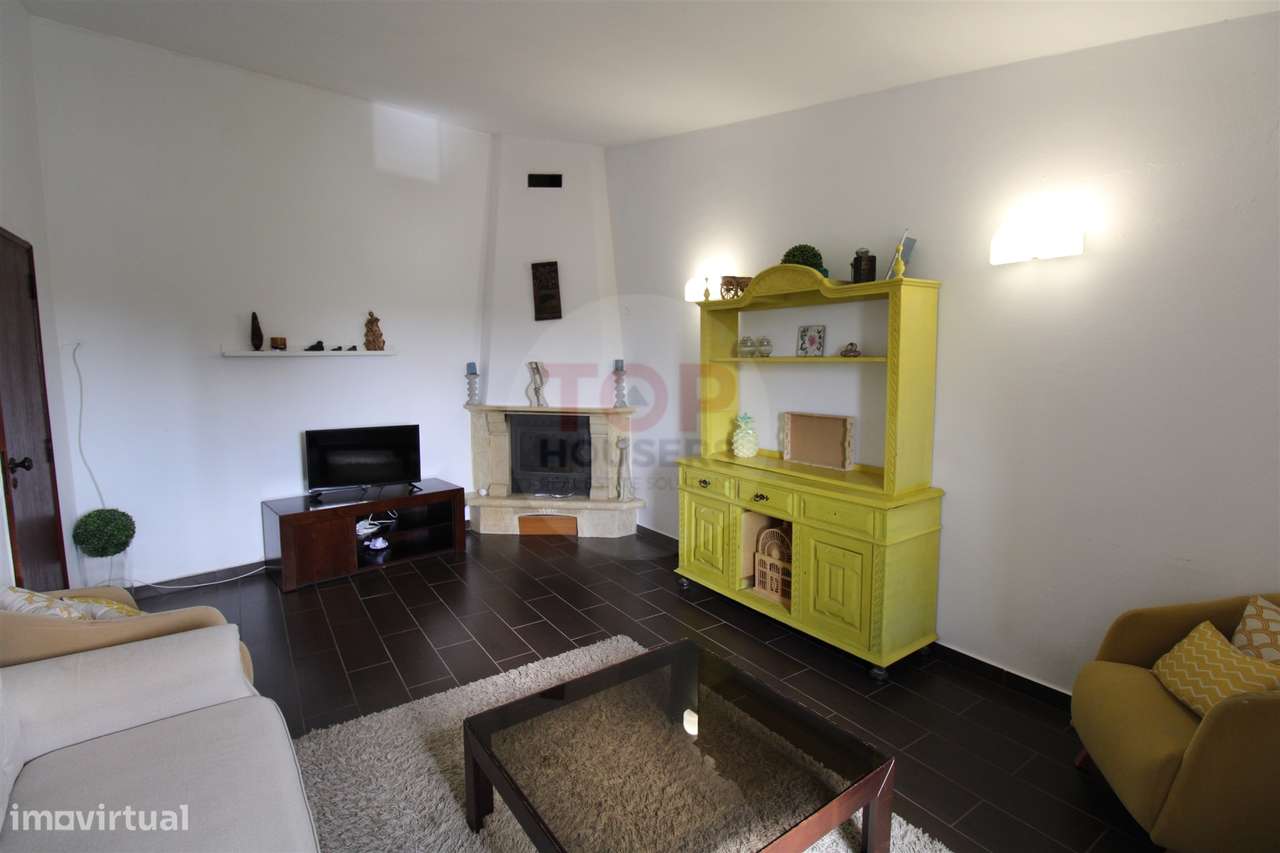 Apartamento T2 - Primeiro andar de Moradia Bi-Familiar-10