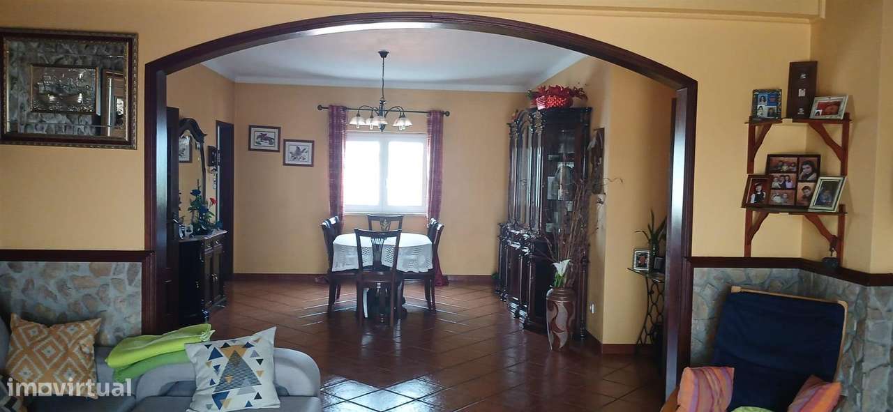 Moradia T5 Com Piscina
