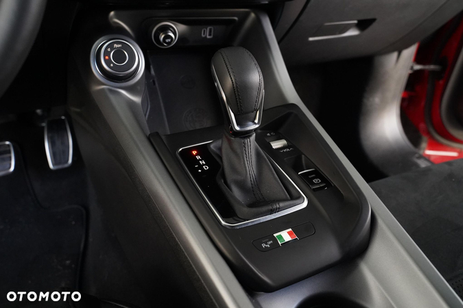 Alfa Romeo Tonale 1.5 T4 GSE Hybrid TI DCT - 19