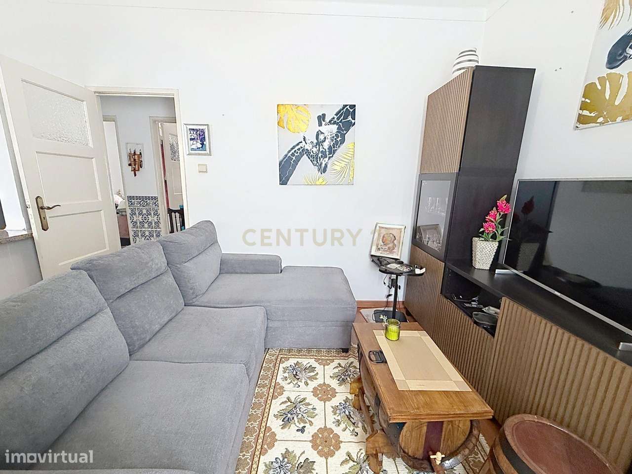 Apartamento T2 no Centro Histórico da Nazaré com Vista Mar-24