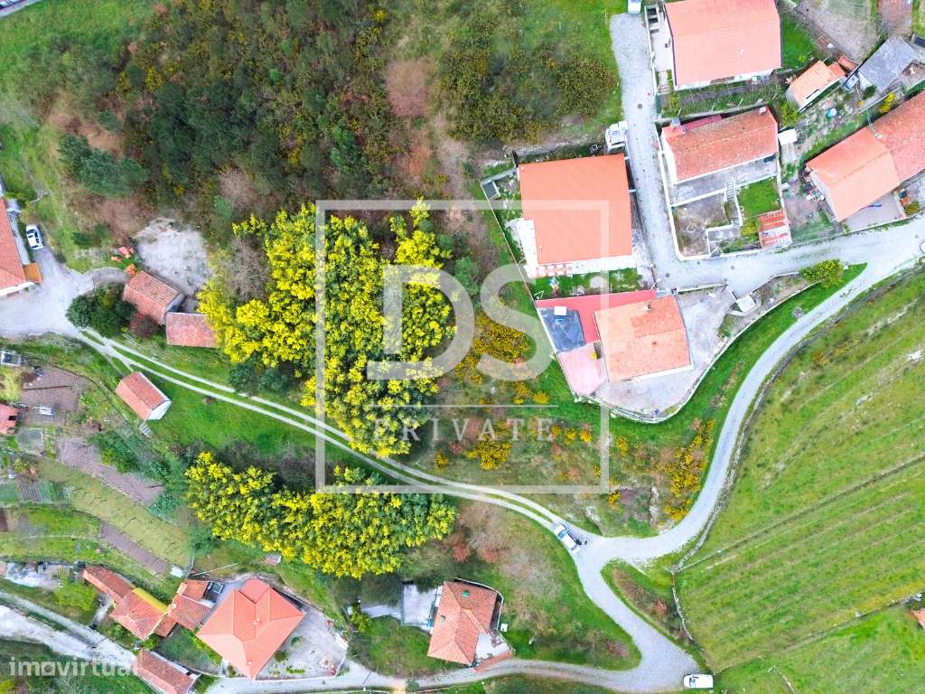 Terreno à Venda em Ovil, Baião – Uma Oportunidade Única! - Grande imagem: 1/4