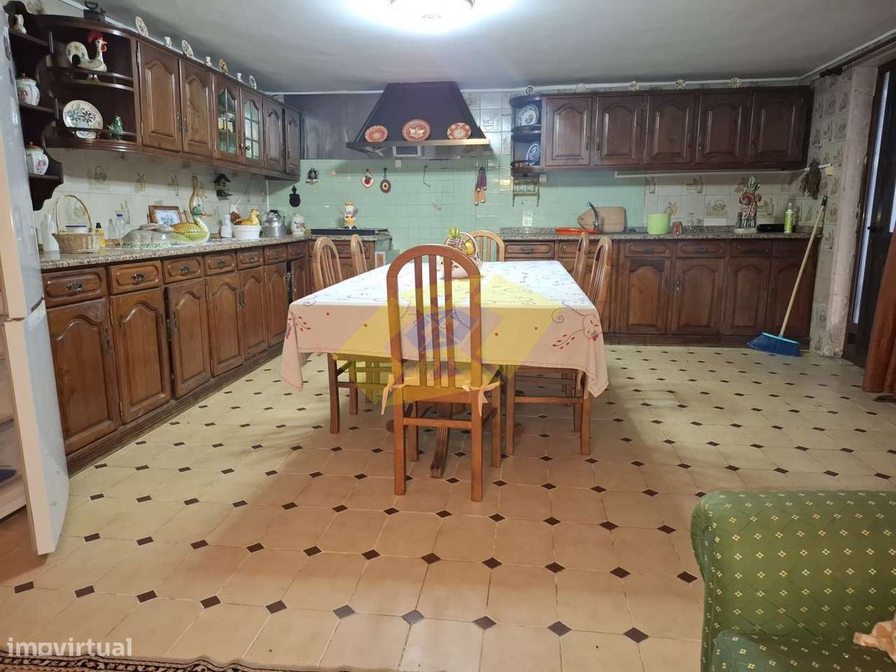 Moradia T4+T1 em Felgueiras (Centro da cidade)-9