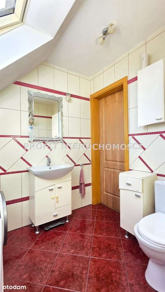 Komfortowy dom w spokojnej okolicy-19