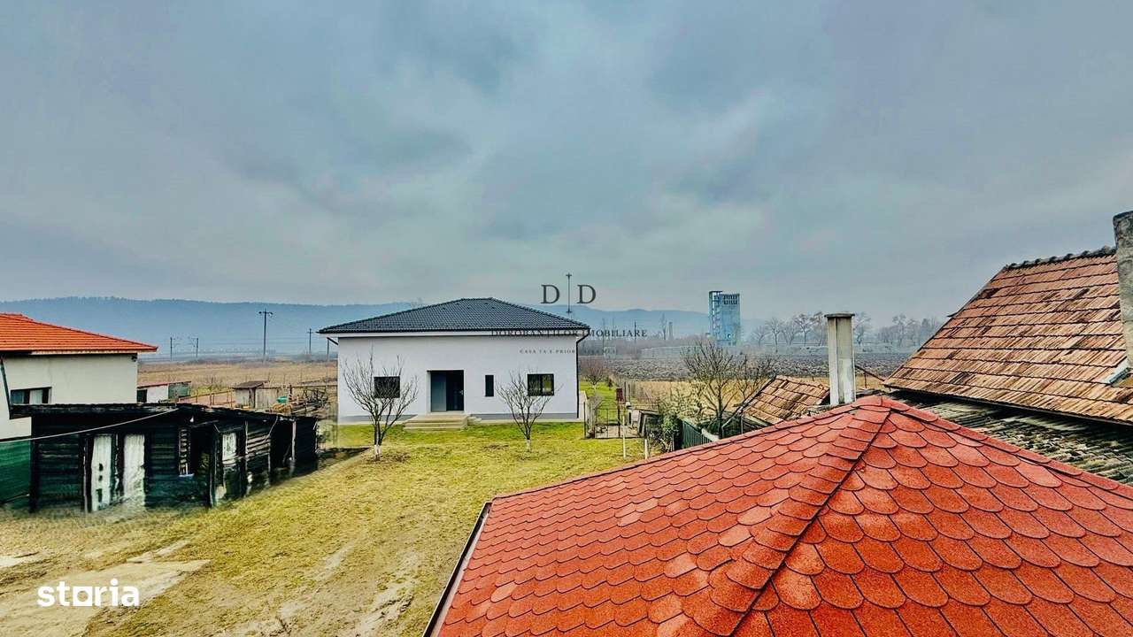 Vanzare 3 case + Teren 1400 mp – Garaj auto – zona Bonțida-1