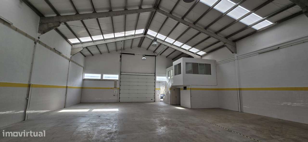 ARMAZÉM 300 M2  PEDRULHA - COIMBRA - Grande imagem: 4/6