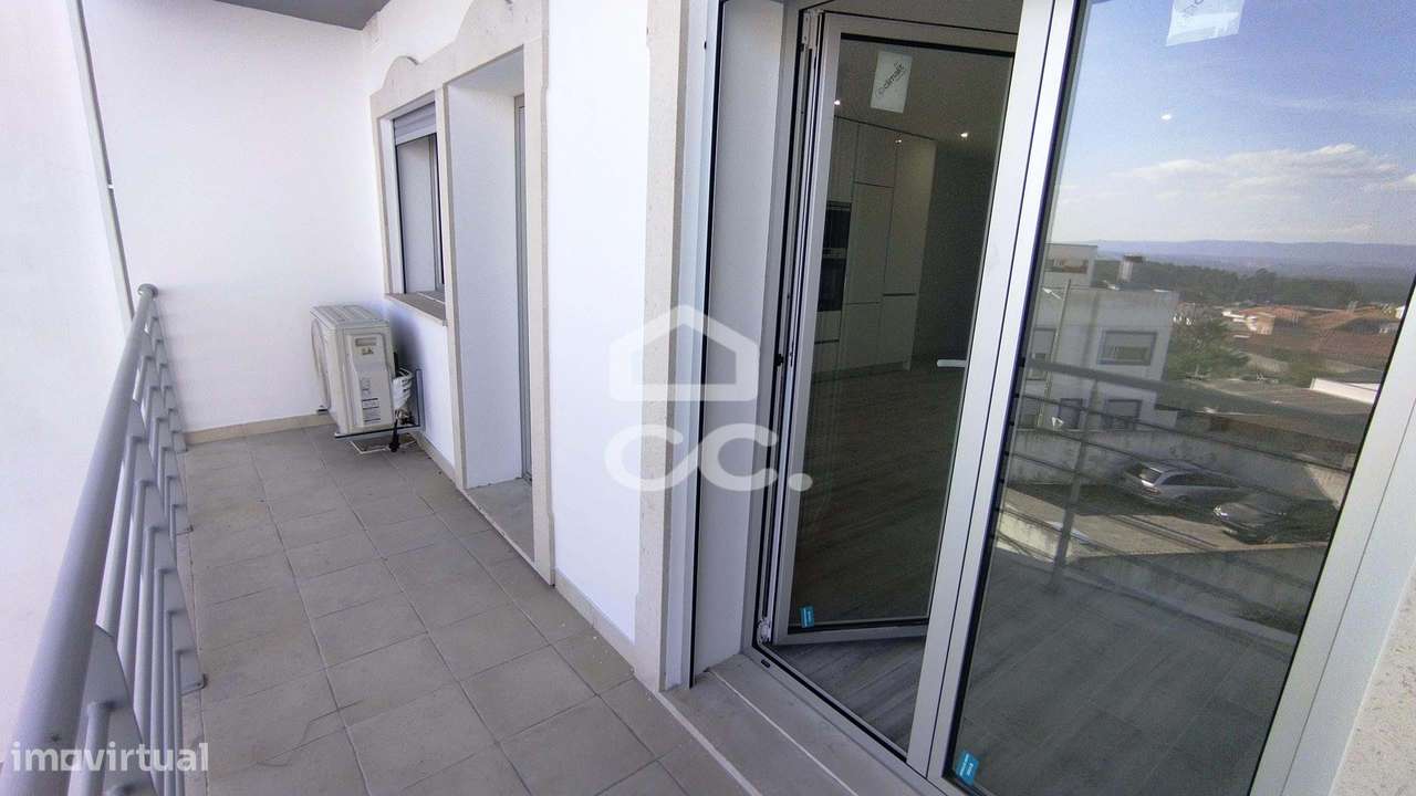 Apartamento tipo T-2 no centro da Vila de Pataias.-8