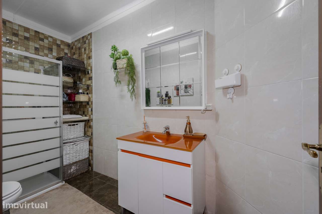 Apartamento T3 Remodelado no Centro de Braga-20