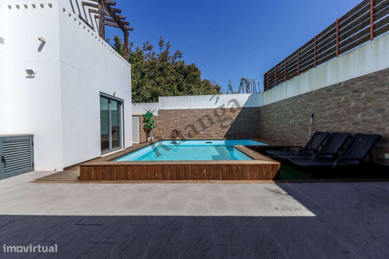 Excelente Moradia  para venda na Aldeia de Santo André-31